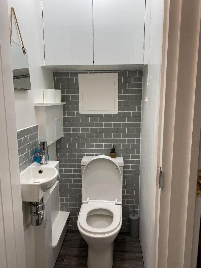 London Rooms With Free Parking 134 Edgware Bagian luar foto